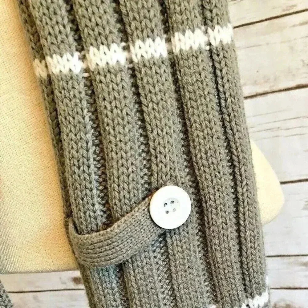 Women Gray and White Knitted Ribbed Scarf